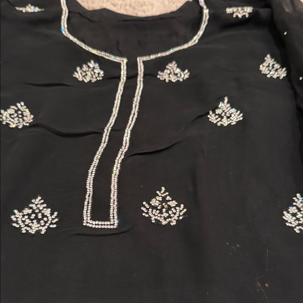 Salwar Kameez Black and White Embroidered Set - Picture 3 of 5